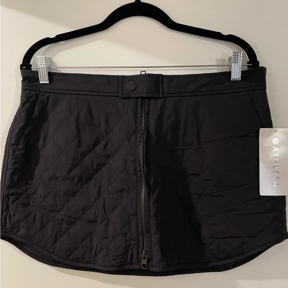 Athleta Toasty Buns insulated mini skirt - Picture 2 of 5